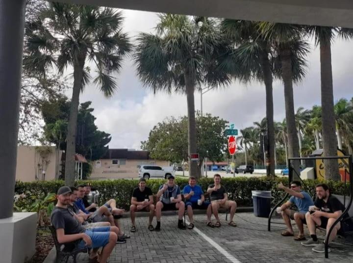 Super 8 Motel By Wyndham Near Fort Lauderdale Arpt Dania Beach Εξωτερικό φωτογραφία